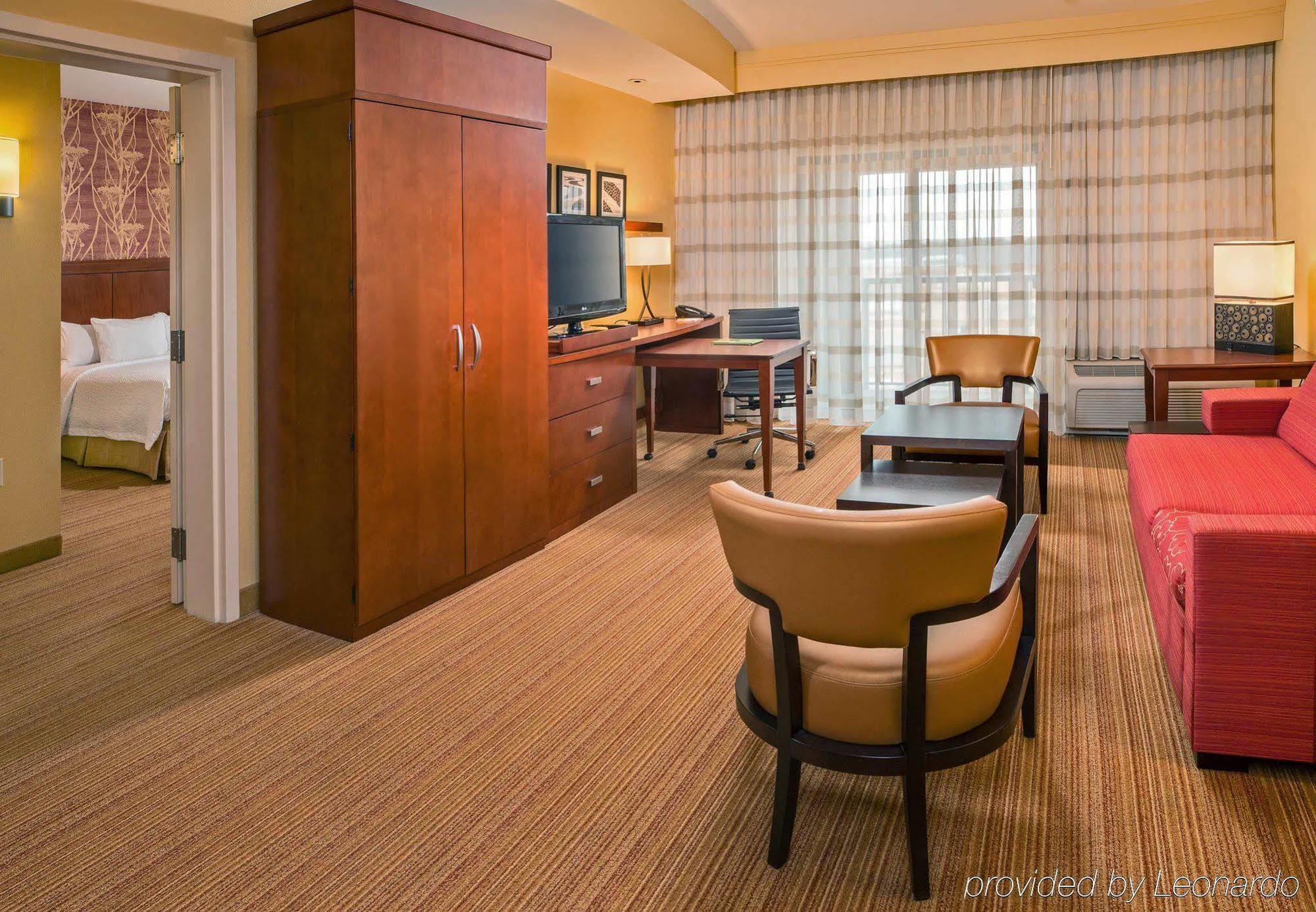 Courtyard Charlotte 3* Concord