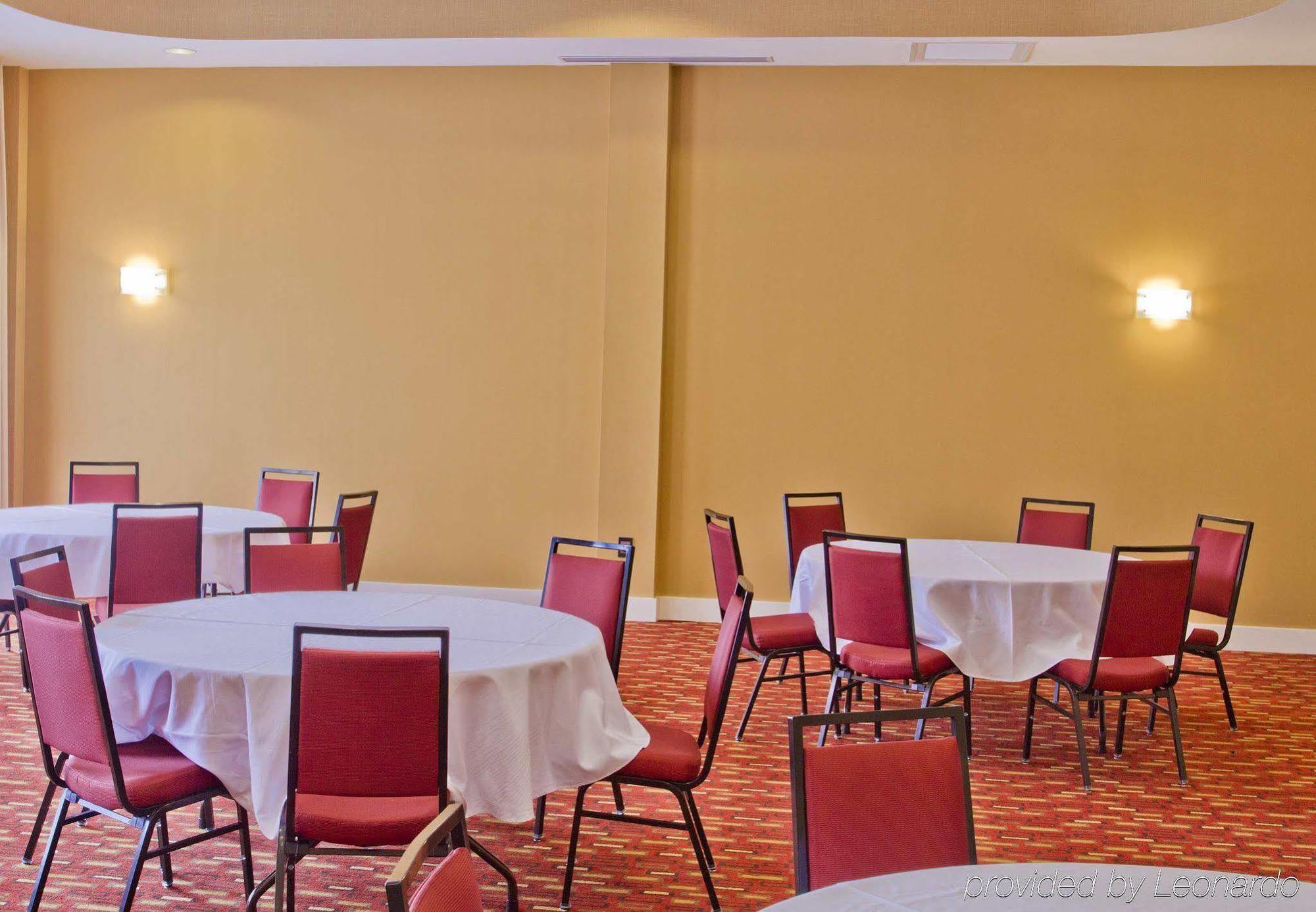Courtyard Charlotte 3*