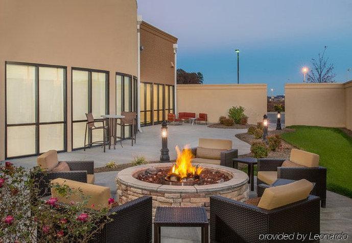 Courtyard Charlotte Hotel 3*
